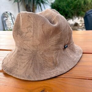 NWOT Reversible Ziran Bucket Hat Tan and Black